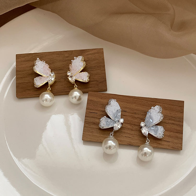 Light Luxury Butterfly Pearl Earrings
