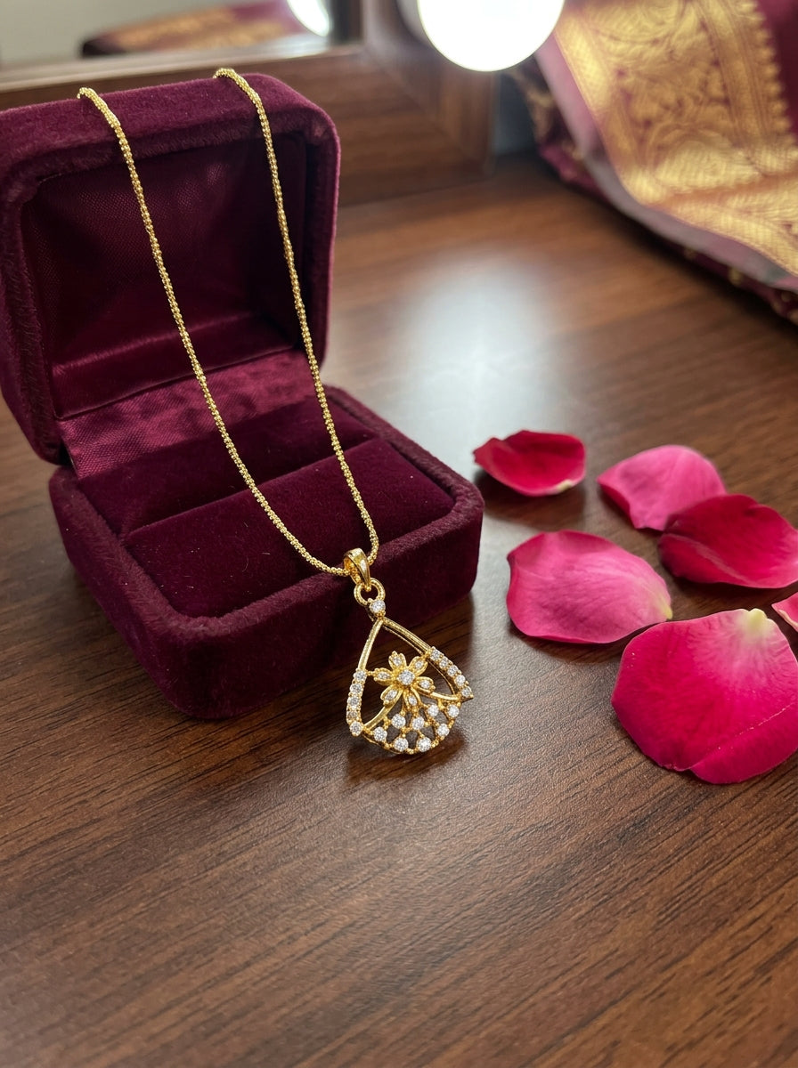 Arika Chain Pendant