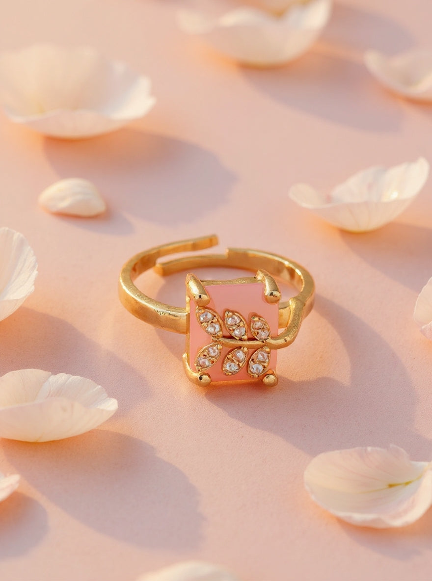 Eilika Ring (Golden light pink stone)