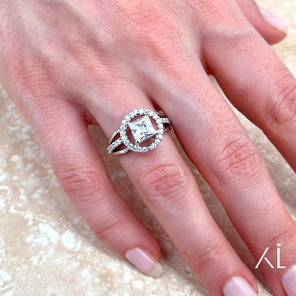 Devanshi Ring (Silver)