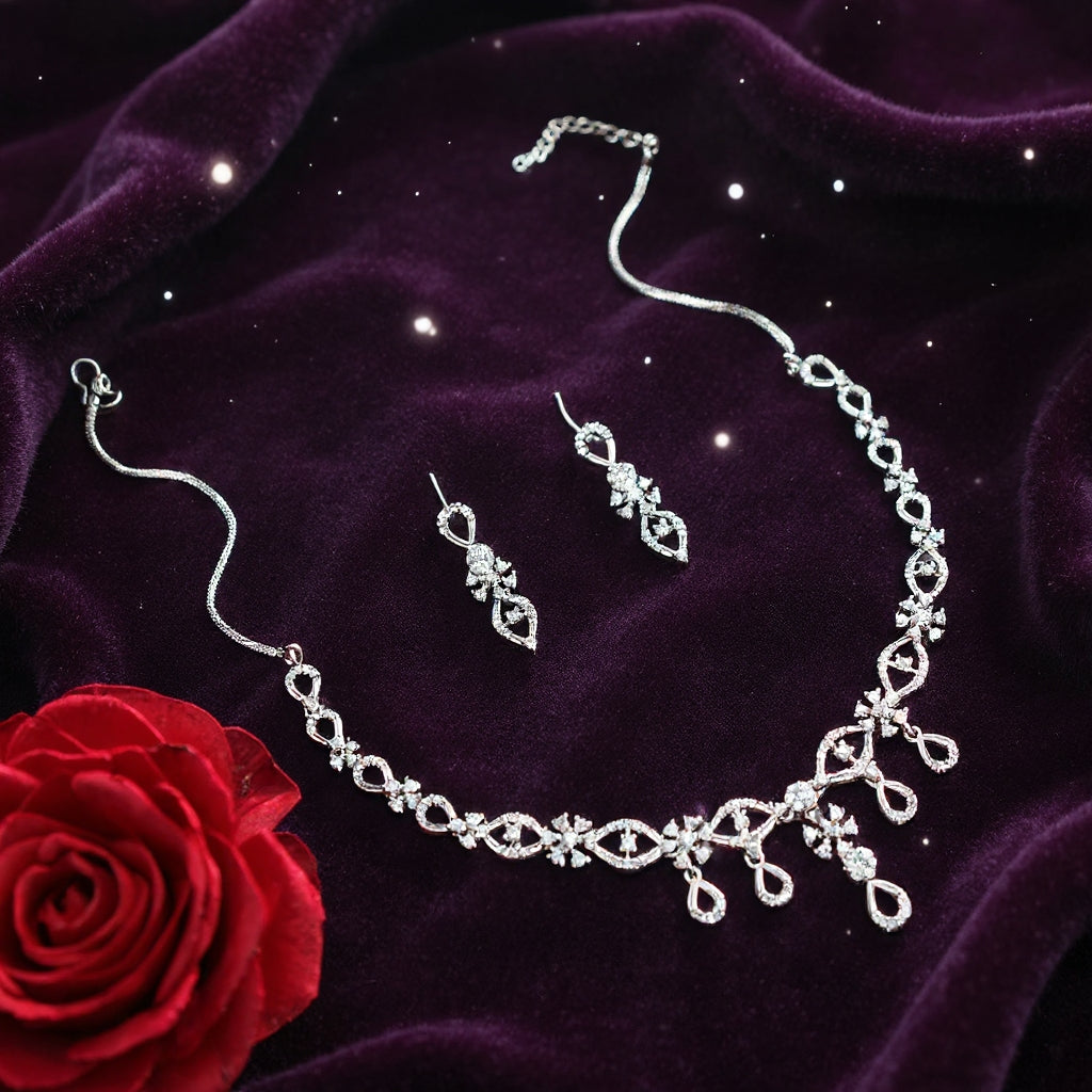 Niviya Necklace