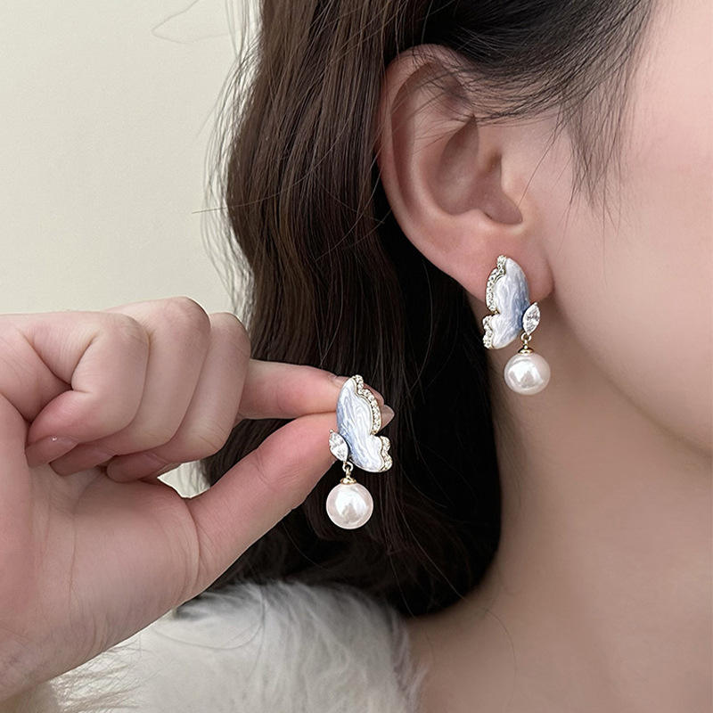 Light Luxury Butterfly Pearl Earrings