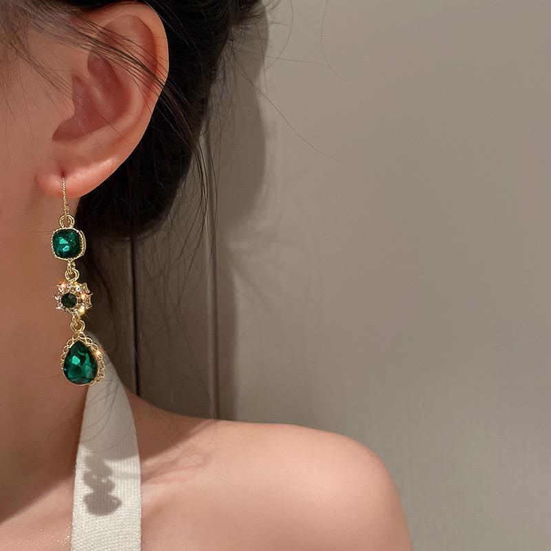 Vintage Emerald Green Teardrop Gold Emerald EARRING