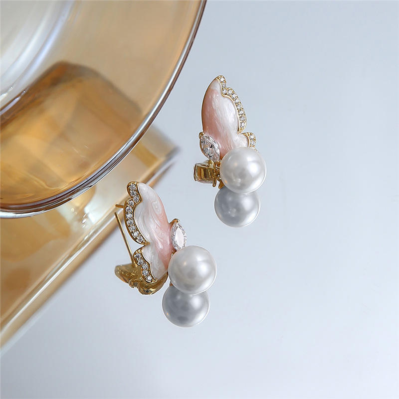 Light Luxury Butterfly Pearl Earrings