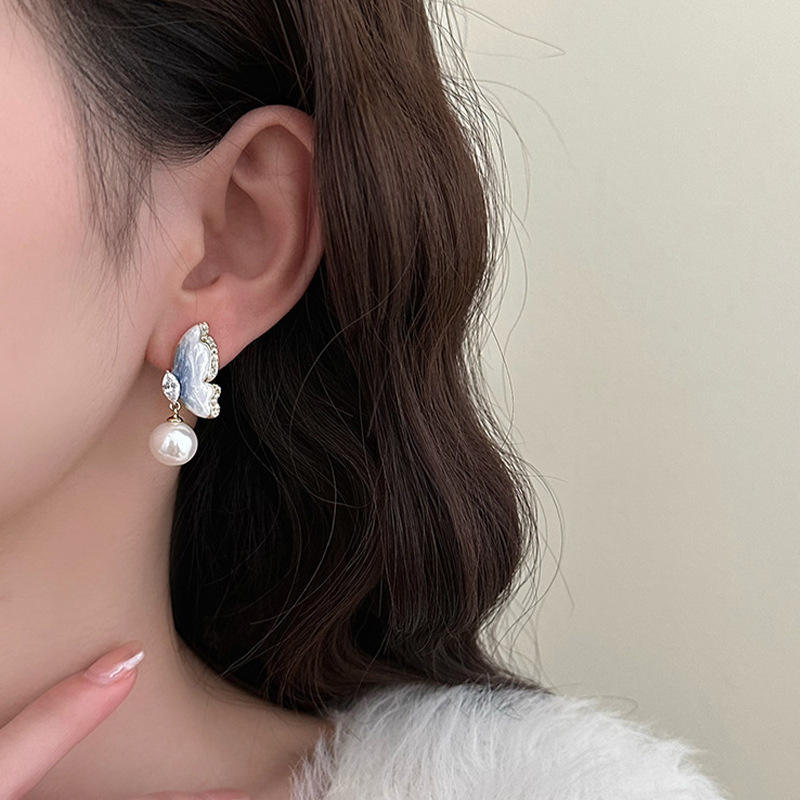 Light Luxury Butterfly Pearl Earrings
