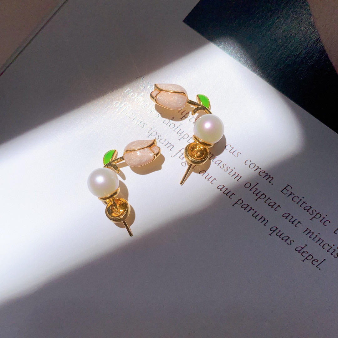 High Sense Light Luxury Stud Earrings