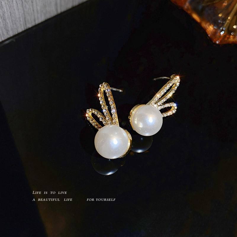 Korean Lovely Pearl Rhinestone Ears Stud