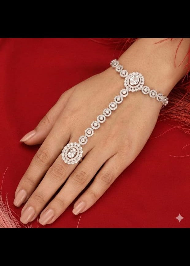 Jasleen Hand Bracelet