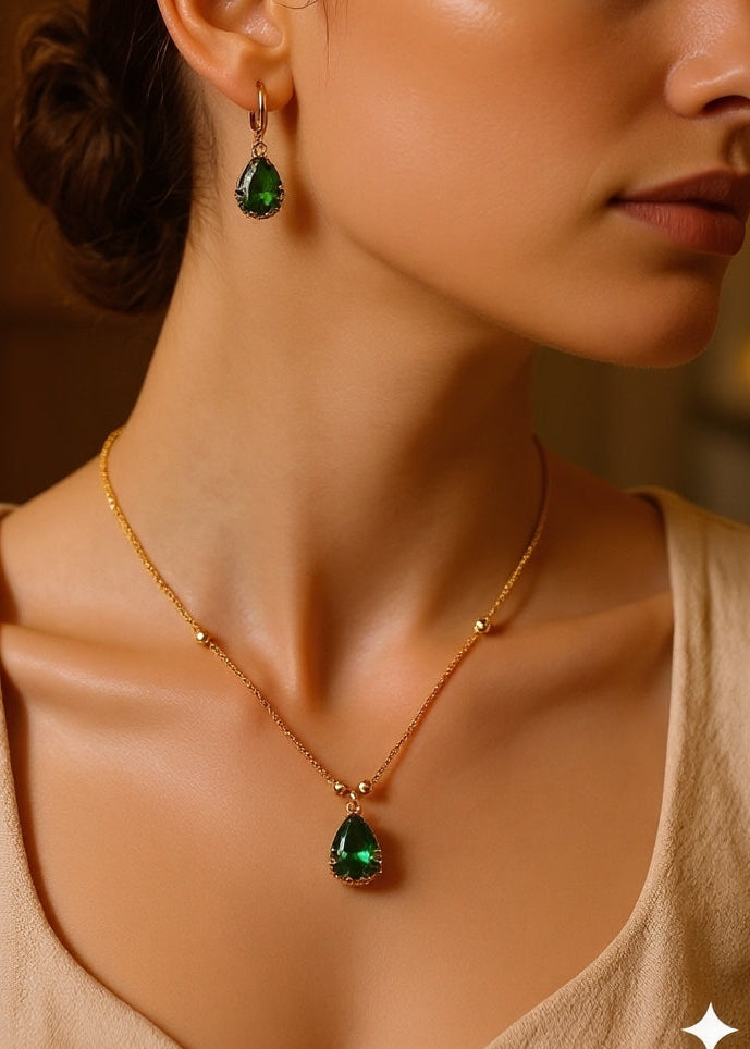 Sara Chain Pendant