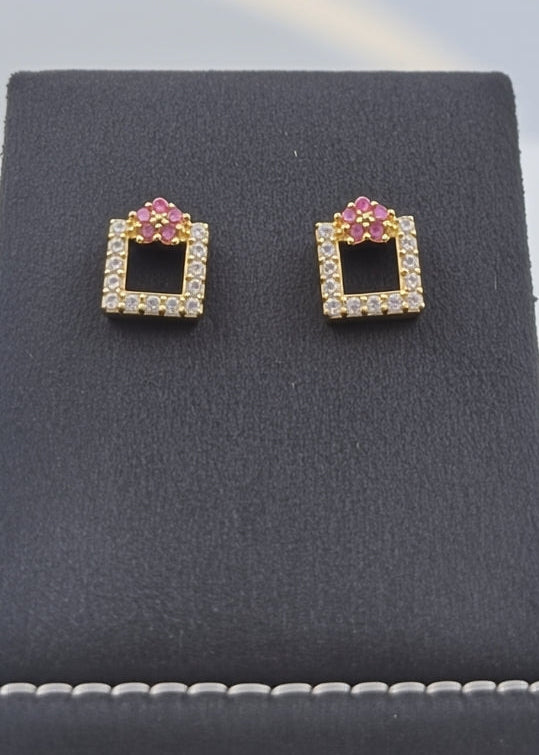 Aarini Earring