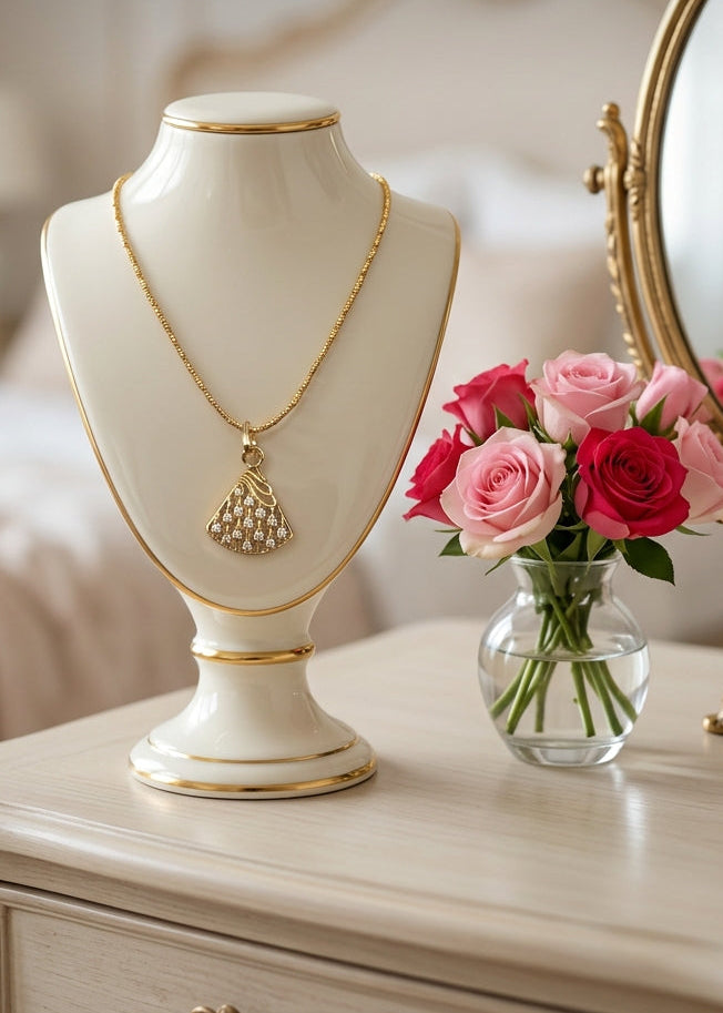 Meera Chain Pendant