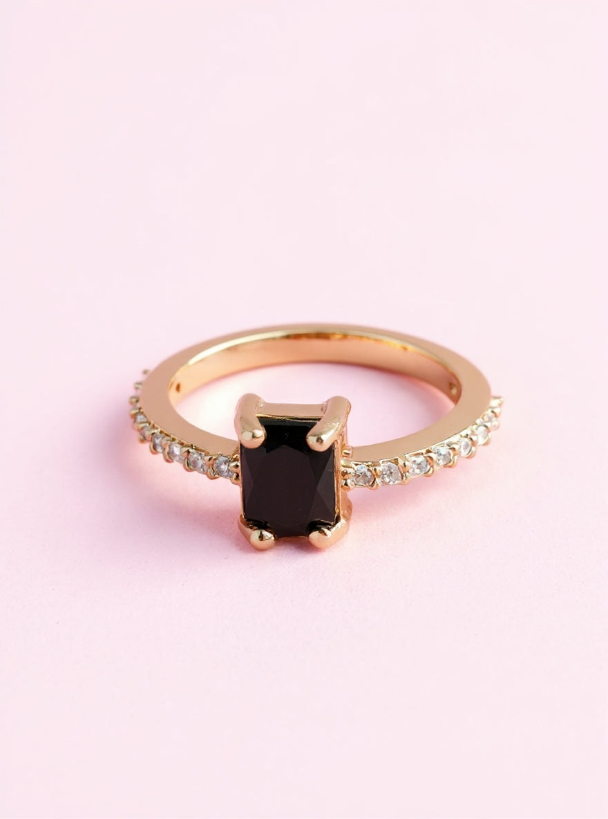 Preeti Ring (Golden Black Stone)