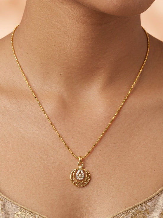 Kyra Chain Pendant