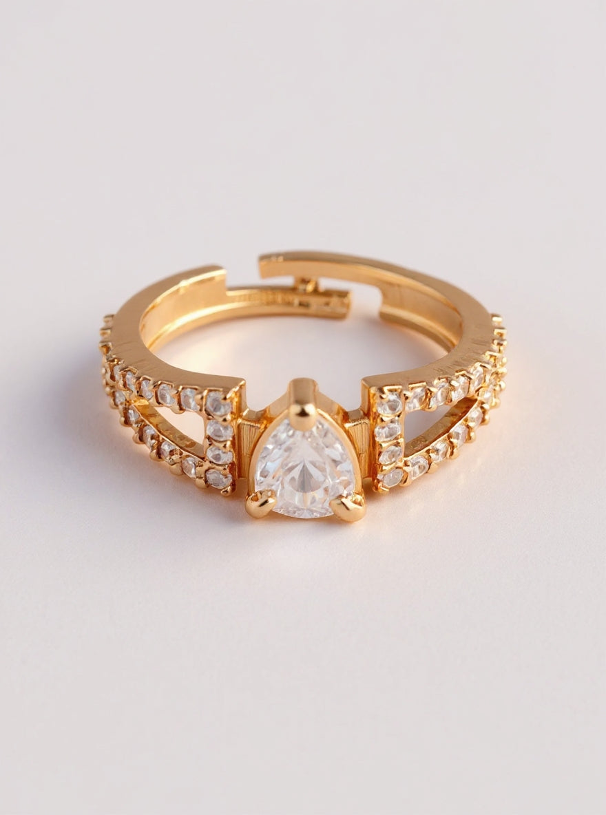 Zevika Ring (Golden)