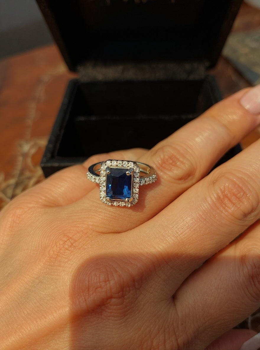 Yashmita Ring (silver blue stone)