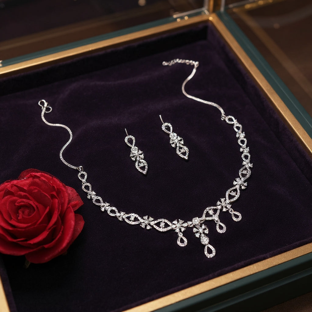 Niviya Necklace