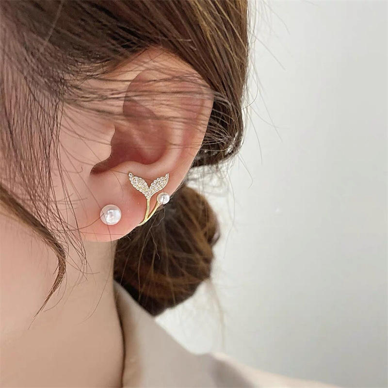 Korean Fashion Fish Tail Metal Earrings