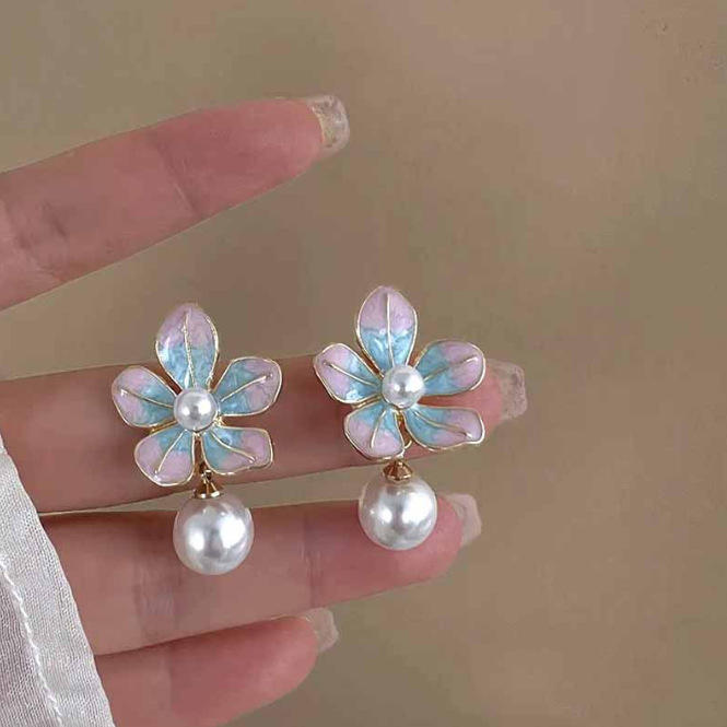 High Sense Light Luxury Stud Earrings