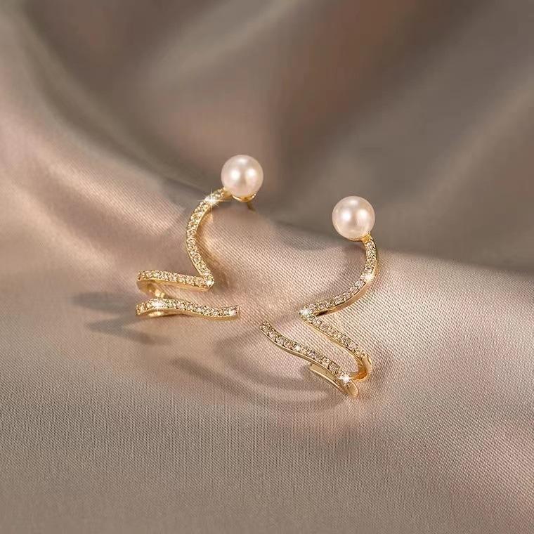 Korean Pearl Climber Crawler Earrings