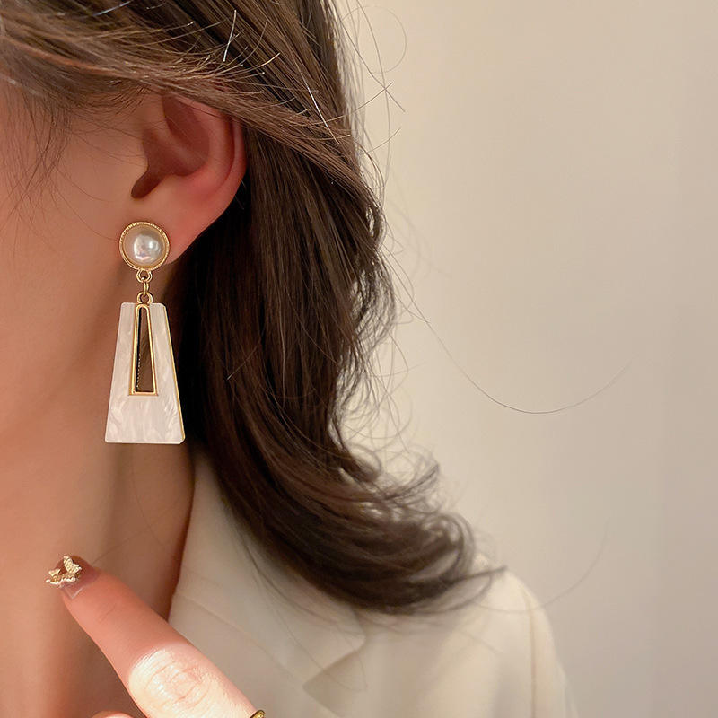 KOREAN WHITE & GOLDEN DROP EARRINGS