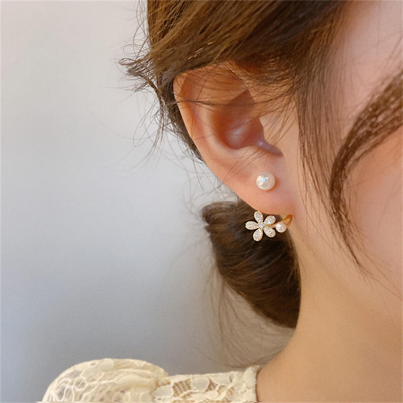 Korean Diamond Flower and Pearl Stud